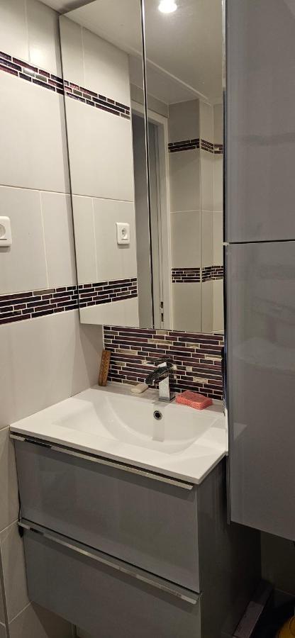 Studio 22M2 A Ivry/Seine-A 200 Metres De Paris. Proche Metro 7 Exterior photo