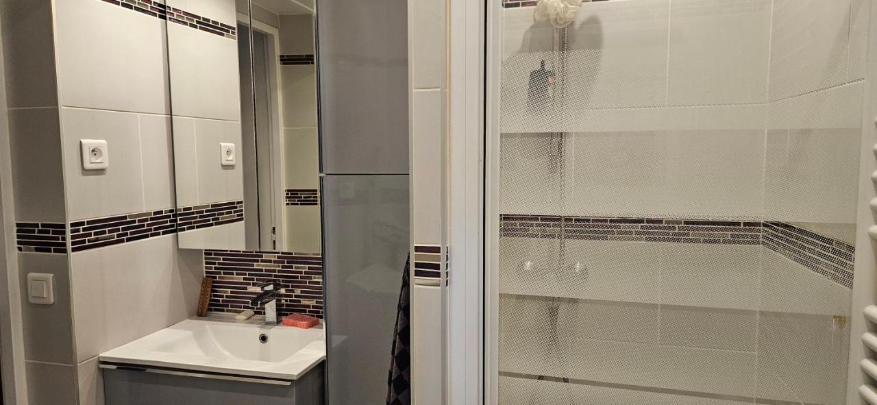 Studio 22M2 A Ivry/Seine-A 200 Metres De Paris. Proche Metro 7 Exterior photo